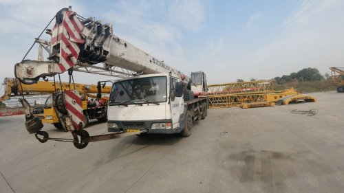 中聯(lián)16噸吊車(chē)